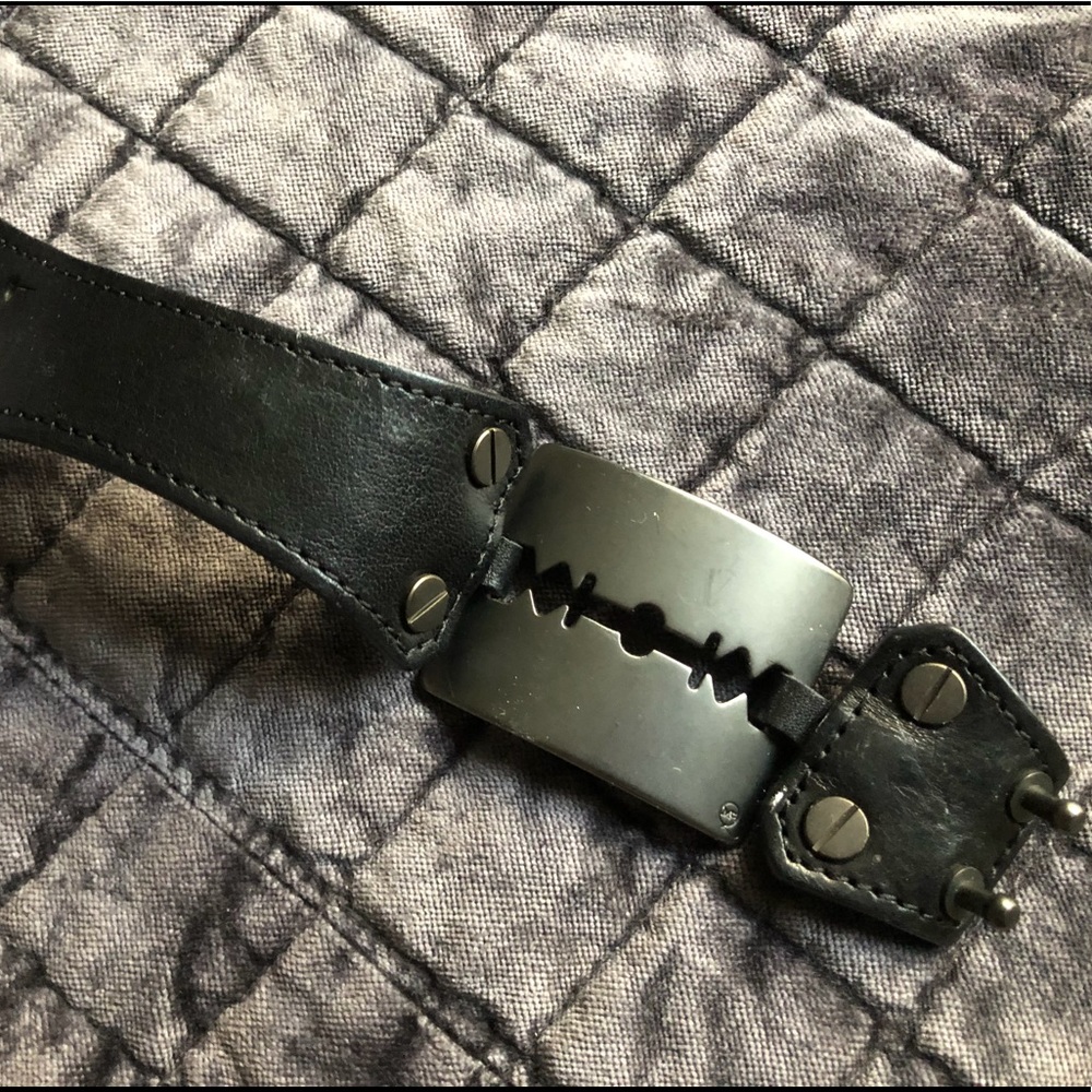 Alexander McQueen Razor Blade cuff
